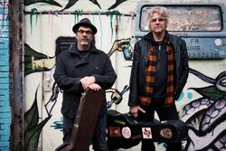 Bandfoto mit den Musikern der Learning to Fly